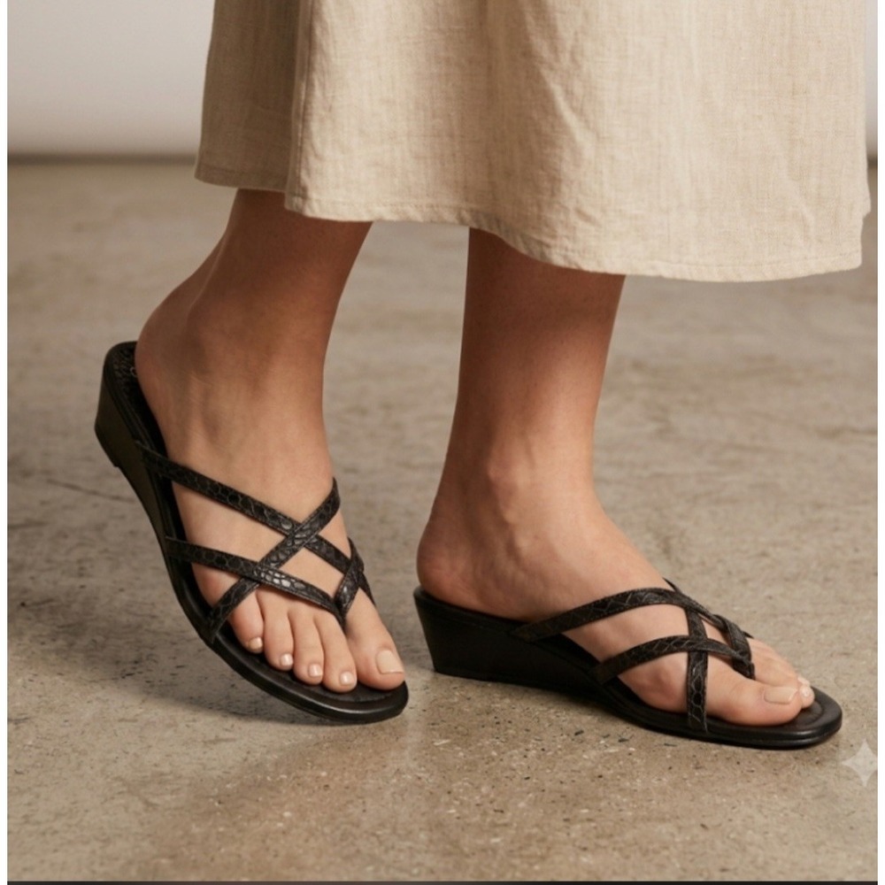 Donald J Pliner Strappy Black Leather Shoes Sandals Size 8.5 M